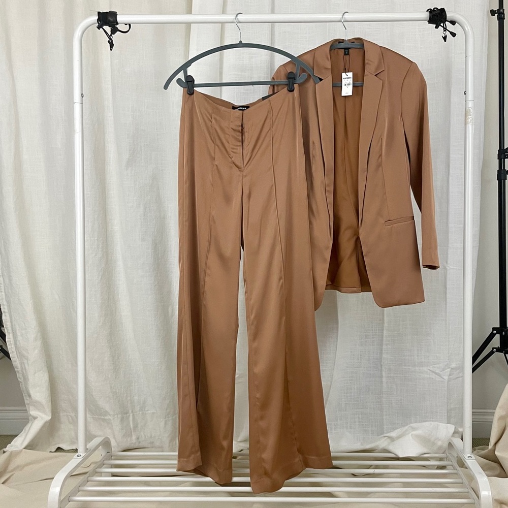✨NWT✨ Express Blazer & Trouser Set Size S/2